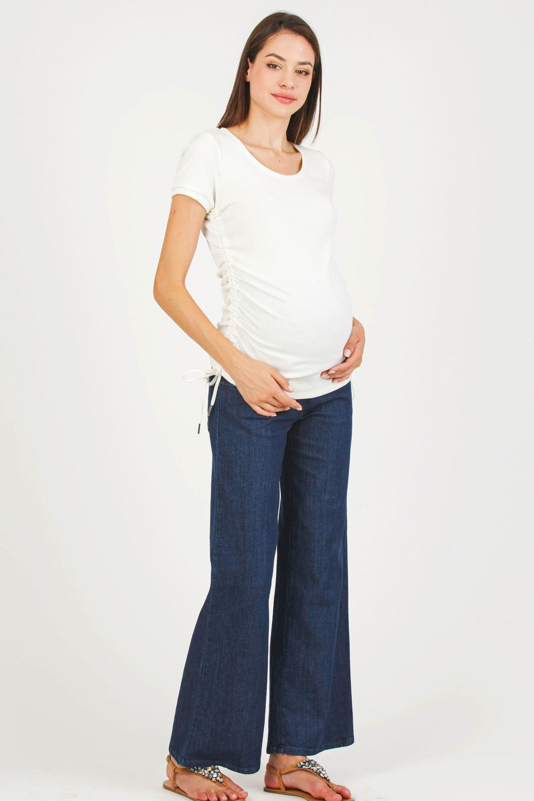 Layering Looks with Maternity Jeans: Perfect for Spring & Summer Days