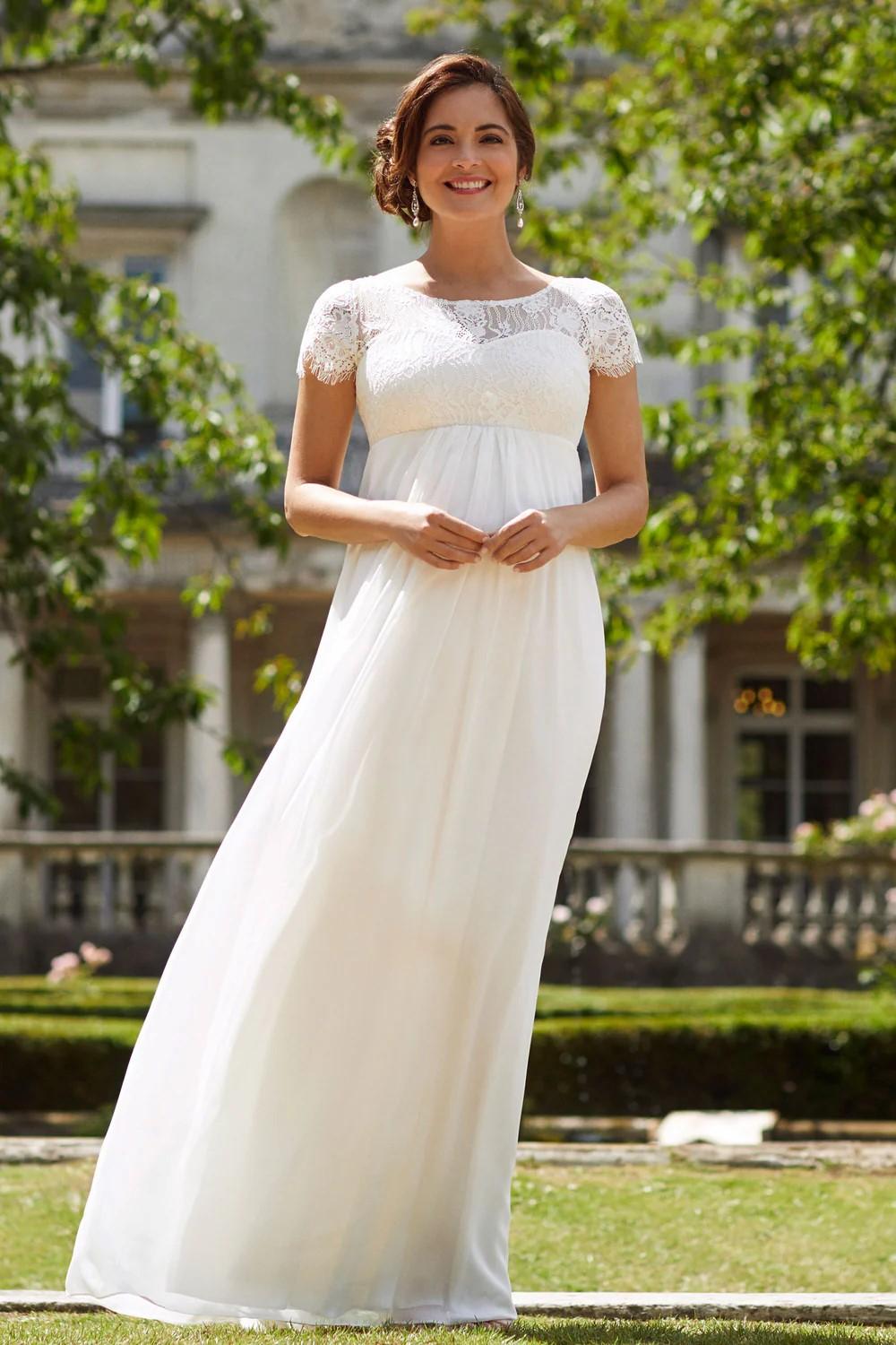The Ultimate Guide to Maternity Bridesmaid Dresses for Every Season