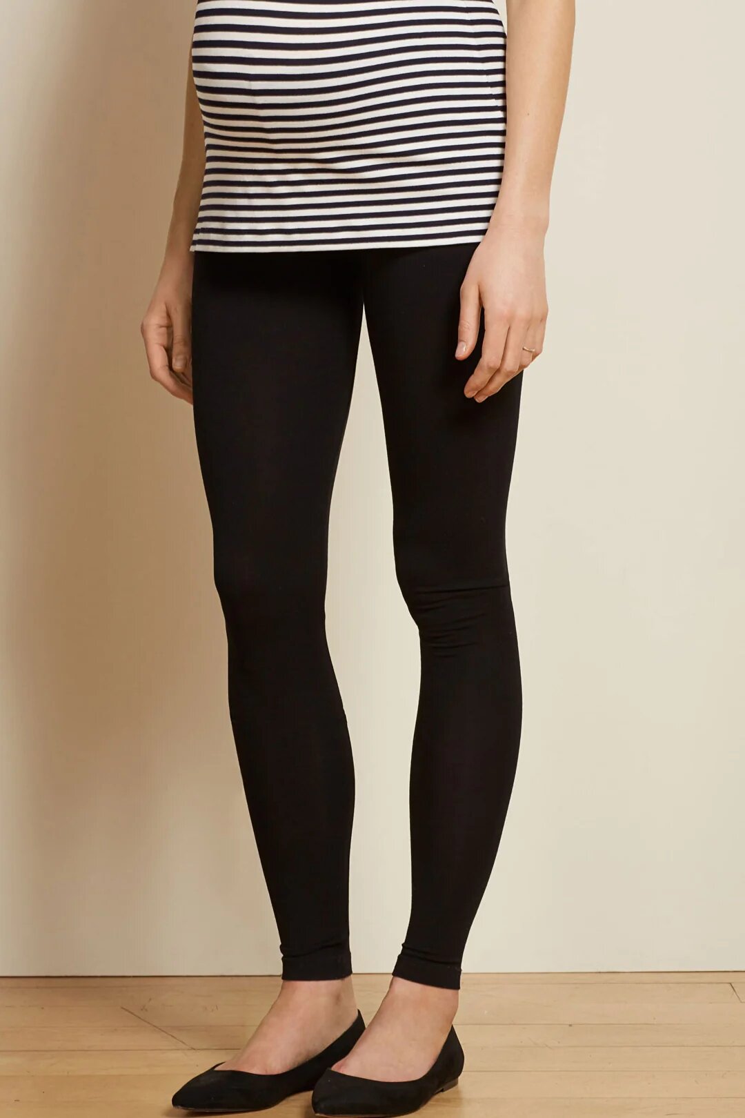 Maternity Leggings vs. Regular Leggings: Why the Fit & Fabric Matter