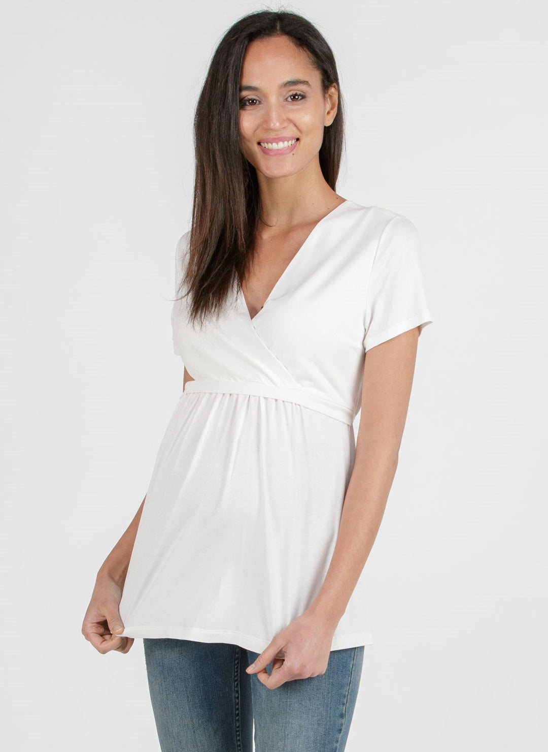 Pairing Nursing Tops with Everyday Outfits: Style Tips for Mom-To-Be