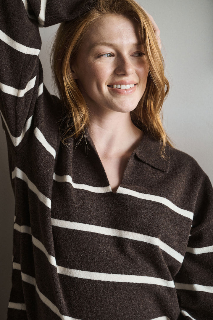 Scout Soft Knit Maternity & Nursing Pullover in Chocolate